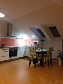 Pronájem bytu 2+kk s balkónem + parkovací místo - 3