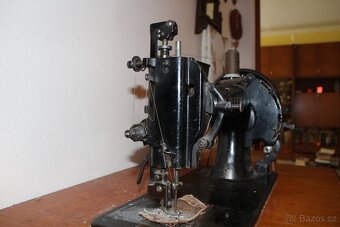 Šicí stroj + řezačka řemínků - 3