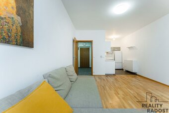 Prodej bytu 2+kk Praha, Jeseniova ulice - 3