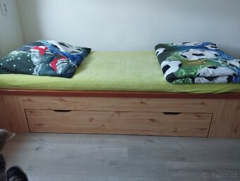 Dřevěné postele. - 3