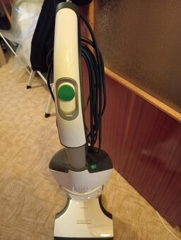 Vysavač Vorwerk VK200 s elektrickým kartáčem EB400+33 kusů - 3