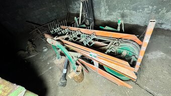 Skulovač-obracák na seno, slámu - 3
