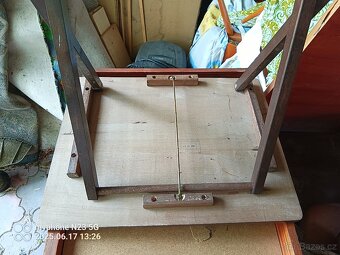 stary nabytek kresla stoly stolky zidle - 3