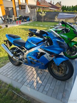 Kawasaki ZX9R - 2003 - 3