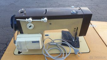 Prodá starší šicí stroj-pozůstalost - 3