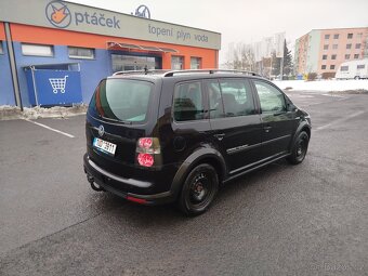 VW Touran CROSS - 3
