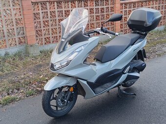 Skútr Honda PCX 125cm³ - 3