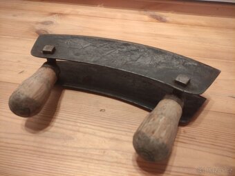 Řeznická kolébka sekaček - 3