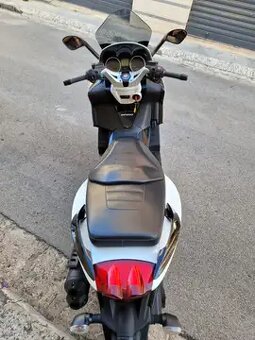 Gilera GP 800.   2010.  41000 km - 3