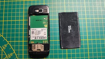 Nokia E52 na díly - 3
