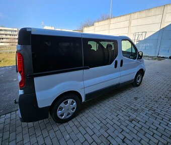 Opel Vivaro 84kw 2012 9 mist - 3