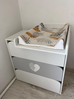 Dětská postýlka s přebalovacím pultem - 3