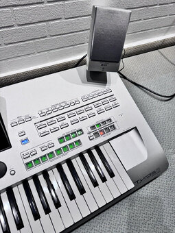 Klávesy Yamaha Tyros 3 Workstation včetně originálních repro - 3