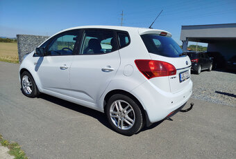 Kia Venga 2018, 1.6i najeto 76000km, park. senzory, tažné - 3