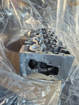 Hlava motoru Peugot Boxer 2,5 D-TD - 3