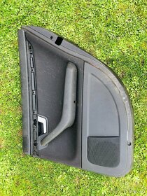 Pravé zadní okno, vnitřní plast dveří(tapec) Audi A4 2007 - 3