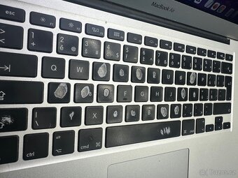 Apple MacBook Air 13” (2017) i5 / 8 GB RAM / 250 GB SSD - 3