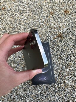 IPhone 12 Pro - baterie 100% - 3