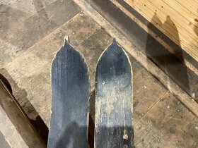 Starožitné ručně vyrobené lyže - 3