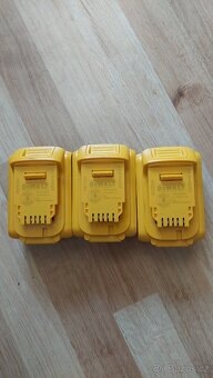 Dewalt baterky 5Ah - 3