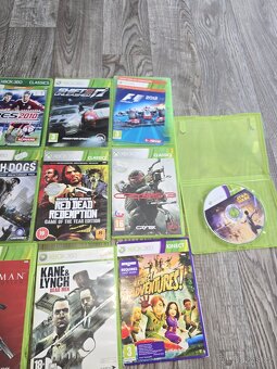 Prodám hry na xbox 360 plně funkční Pes 2010 - 120 kč Kin - 3