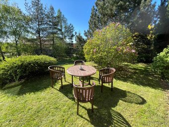 Zahradní stůl s křesílky – materiál teak - 3