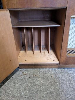 Gramorádio Supraphon model LE58 - 3