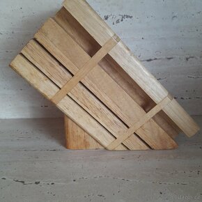 Dřevěný stojan na nože REX - 3