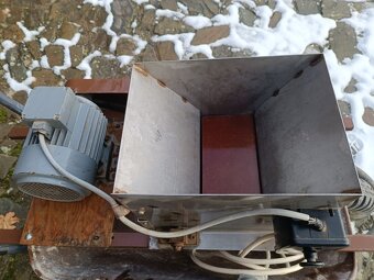 ŘEZAČKA NA OVOCE - 3