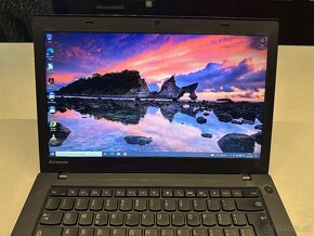 Ultra tenký notebook Lenovo - 3