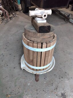 Ruční lis na ovoce - 3