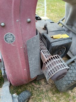 Zahradní vysavač s motorem Kohler o výkonu 8 koní. - 3