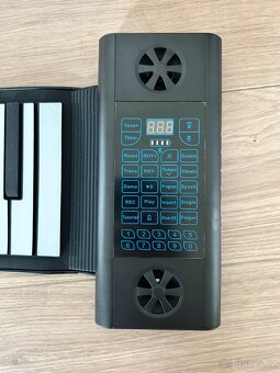 NOVÉ Elektrické piano rolovací s 61 klávesami + reproduktor - 3