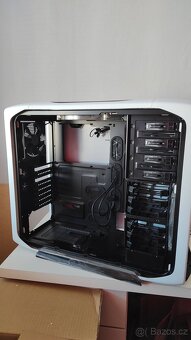 Prodám pc skříň Corsair 600T - 3