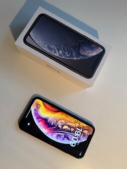 iPhone XR 64 GB – černý - 3