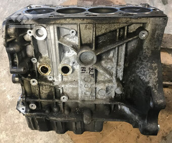 Blok válců s písty + klikovka, motor BLF 1.6 FSi 16V - 3