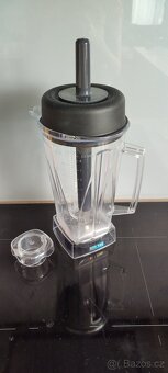 Výkonný mixér Omniblend - 3