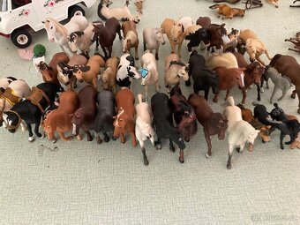Schleich koně 70-80 Kč ,postavy 70 - 3