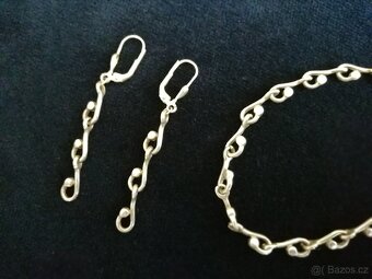 Stříbrný náhrdelník s náramkem a naušnicemi - 3