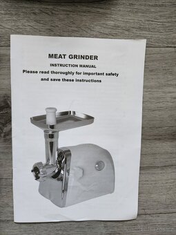 Prodám nový elektrický mlýnek na maso 800 W, kompletní balen - 3