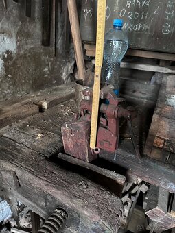 Kovářský svěrák - 3