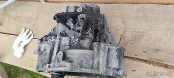 Různé náhradní díly z VW Passat B6 2.0 tdi 103 kw - 3