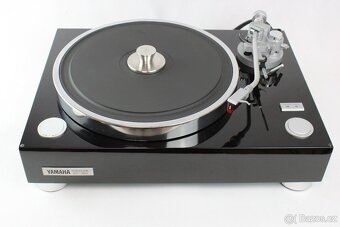 Gramofón YAMAHA GT-750 (2 - 3