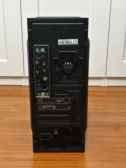 Stolní PC / 16gb / GeForce GTX 1080 / intel core 5 - 3