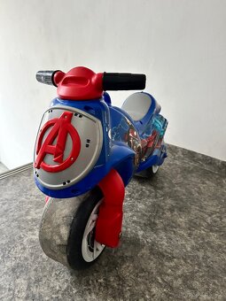 Odrážedlo Avangers Injusa - 3