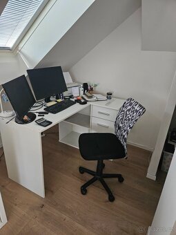 Pracovní stůl + židle - 3