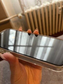 Prodám iPhone 16e - 3