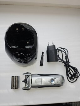 Holící strojek Braun - 3