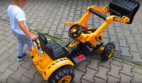 Nový elektrický traktor - velká kola - 3