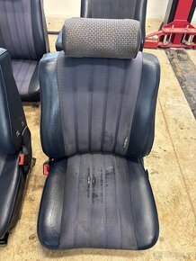 W123 modre predni sedacky - 3